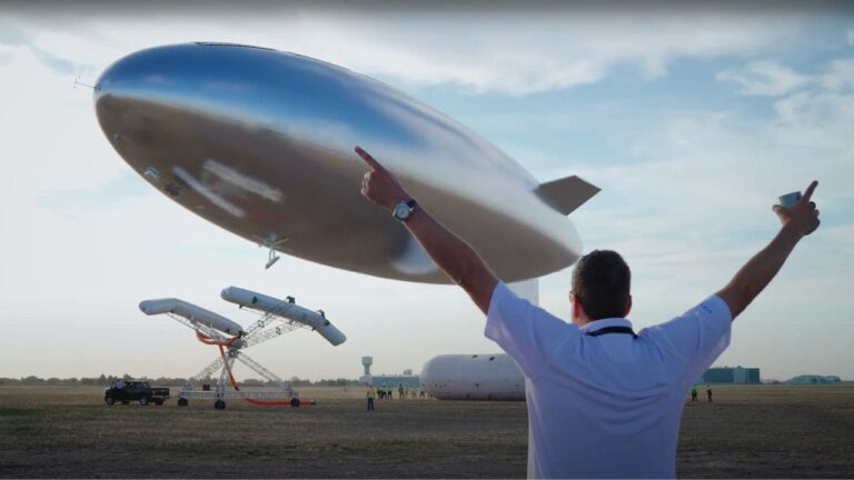 4 Solar powered blimps could bring high speed internet to your area