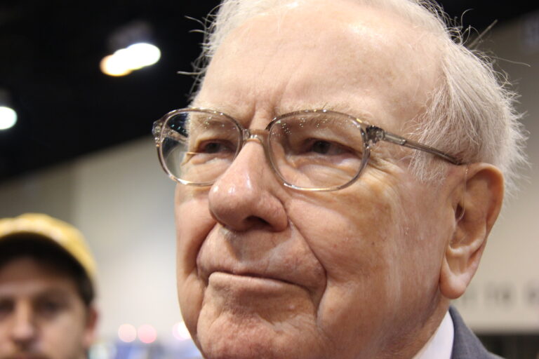 24 12 05 a closeup of warren buffett mf dload source motley fol buffett13 tmf