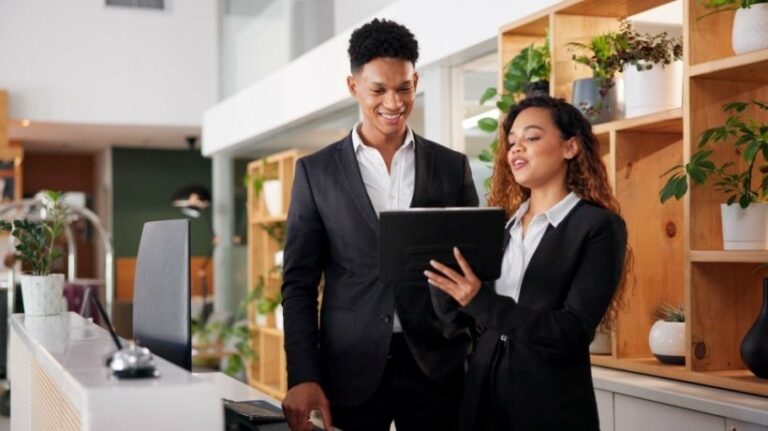 Integrating Immersive Learning With Employee Experience